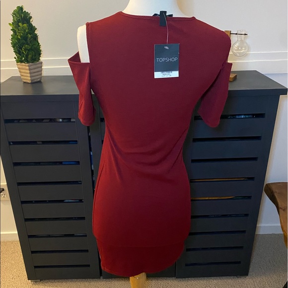 TOPSHOP cold shoulder cut out maroon fall dress - Picture 4 of 4